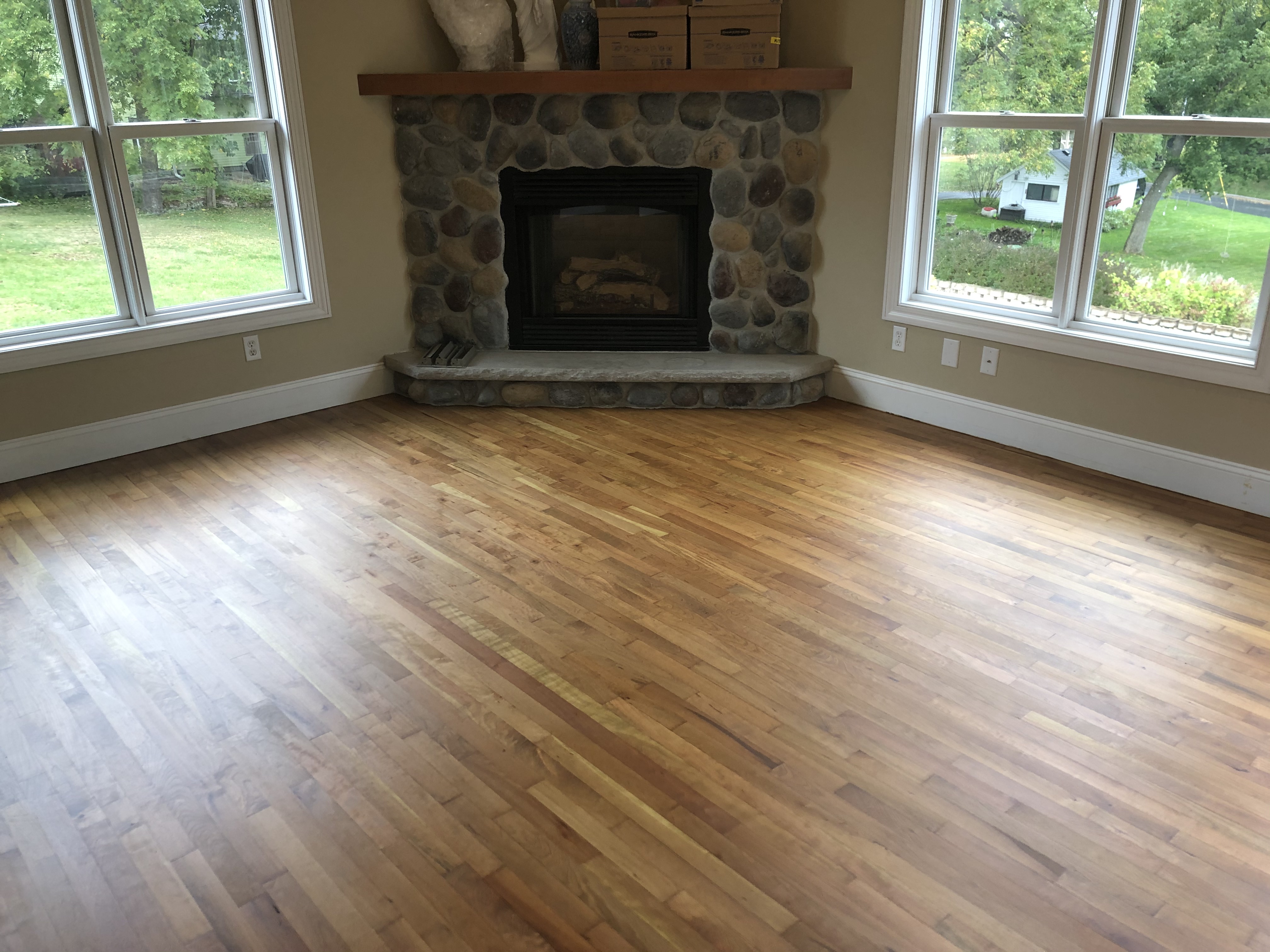 Reclaimed wood floor character